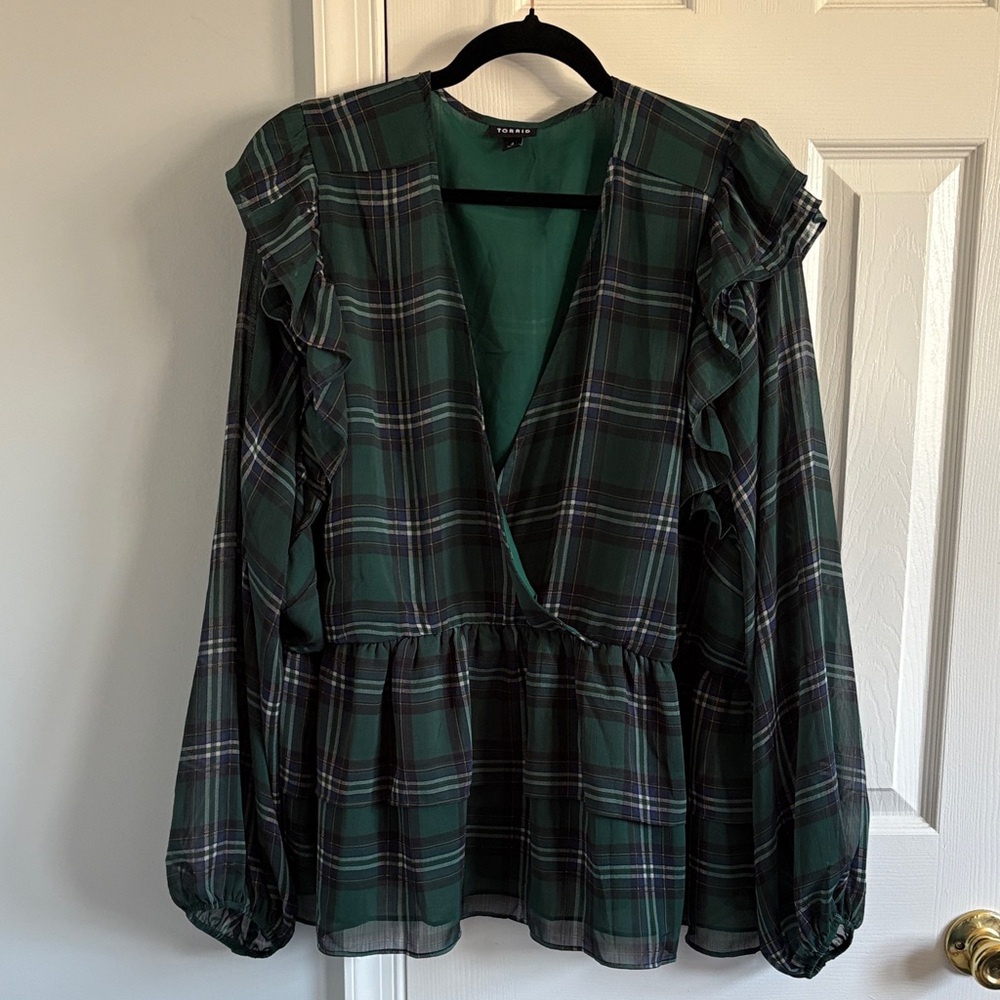Torrid Dark Green Holiday V-neck Plaid Ruffle Peplum Blouse Top Size 4